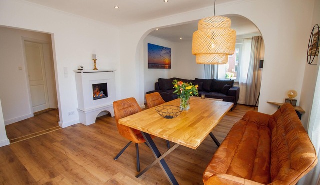 Modern apartment for dogs and humans in the center of Greetsiel in Greetsiel