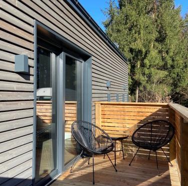 Modernes Tinyhouse Trailer Cabins am Waldrand - mit Seezugang in Eging