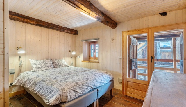Mountain Chalet 'Tomidicarta' with Library and Panoramic Views