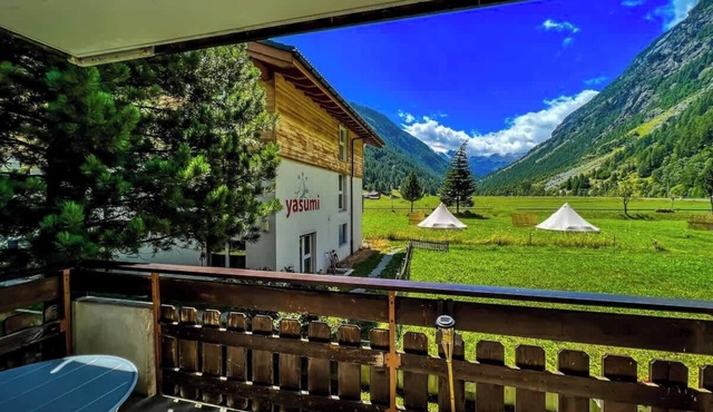Mountain View Apartment Steps from Zermatt