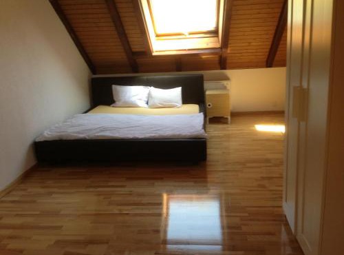 Multiple rooms near the station Bolligen