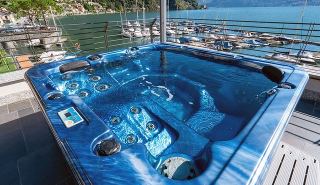 My Rental Homes - Navalia Terracce with jacuzzi and lake view