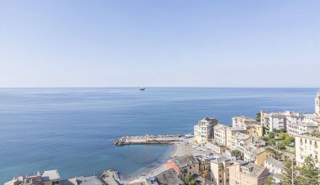 Nice apartment for 4 people with WIFI, A/C and TV, close to Genoa in Bogliasco