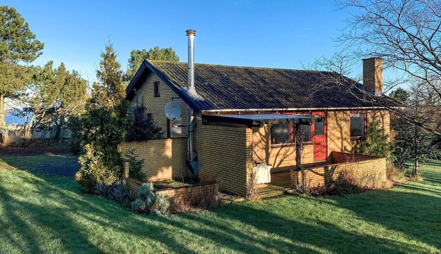 Nice home in Allinge with kitchen in Allinge