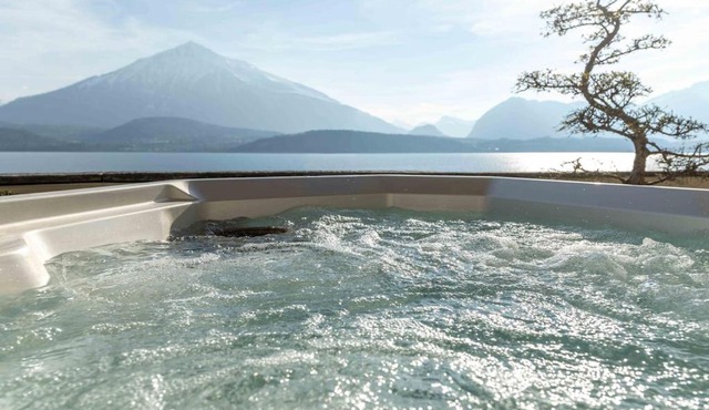 Nido sull`Aqua Chalet with Whirlpool