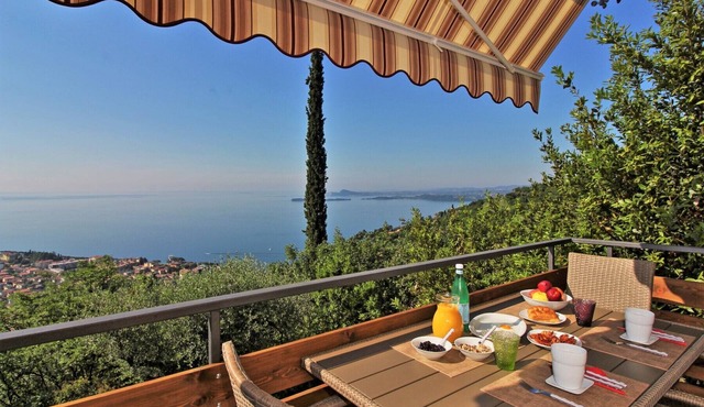 Oriolo: with amazing lake view