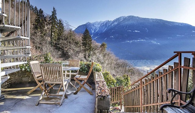 Panoramic Alpine House near Sentiero Valtellina in Maroggia