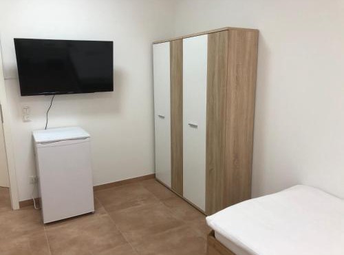 Pension Chen, 2 Doppelzimmer , EBK, separater Balkon in Griesstätt