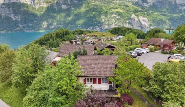 Private Chalet | Lake & Mountain Views | Sauna & Hot Tub | Large Garden in Quarten
