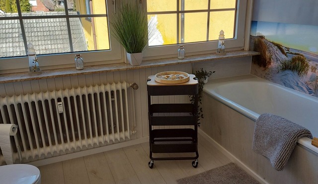 Quiet and centrally located apartment (approx. 80m/2) Friedeburg "The gateway to the North Sea" in Friedeburg