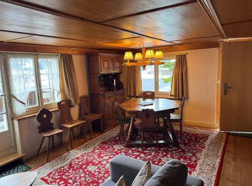 Quietly situated holiday home with marvelous mountain views