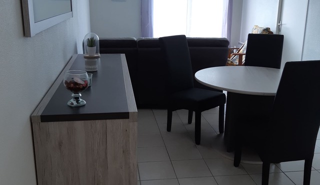 Recent comfortable apartment of 52 m2 with balcony in Évreux