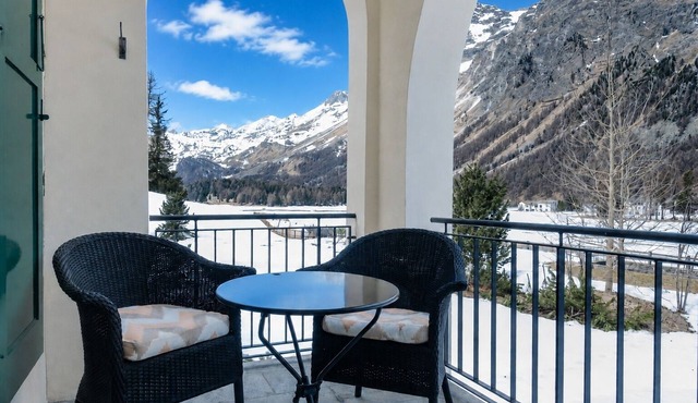 Residenza Alpenrose 15 – Flat with two terraces & panoramic views in Sils/Segl Maria
