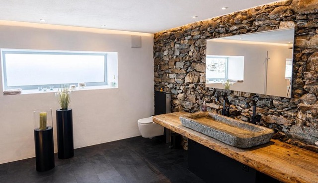 Romantic standalone 5 room cottage in Valposchiavo