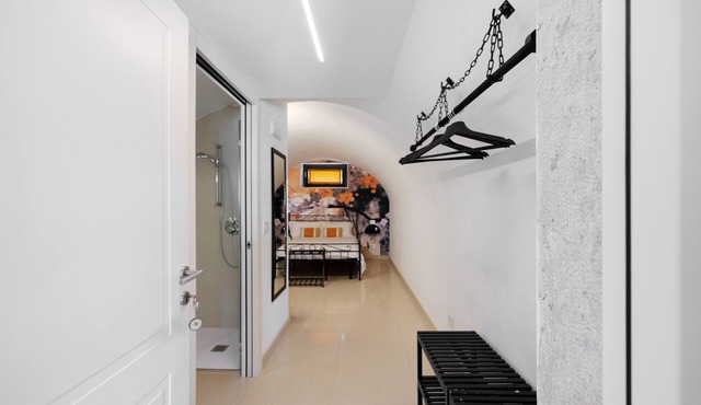 Room 'Camera del Miele' with Shared Garden, Wi-Fi and Air Conditioning