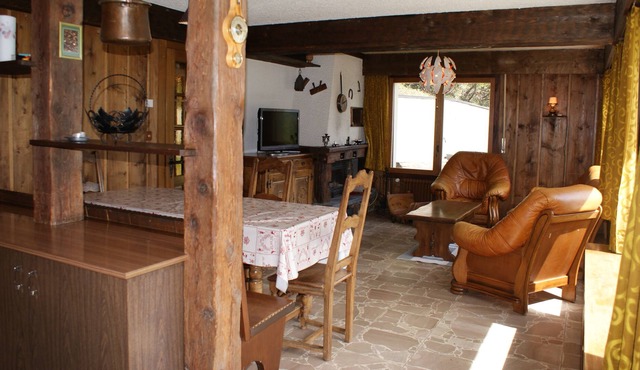 Rustic, sunny cottage, garden on the heights of Champex, lake view
