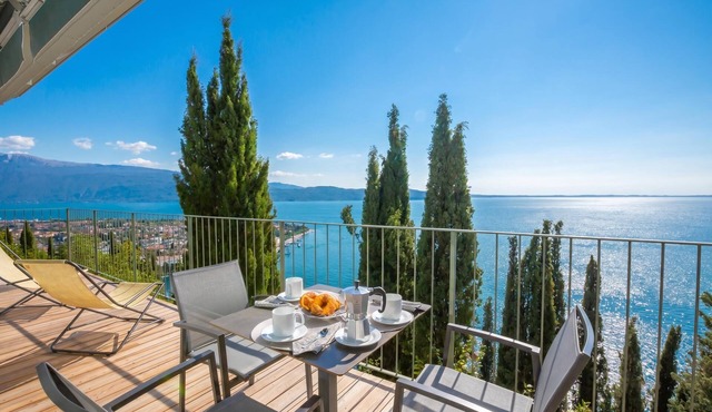Rustichel fantastic Lake View, Toscolano Maderno, Italy in Toscolano Maderno