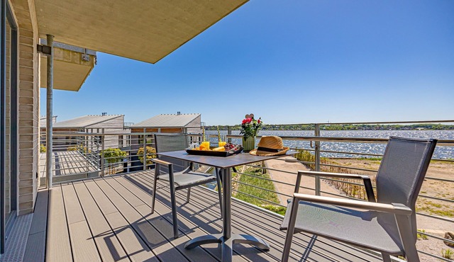 Schlei-Koje 4 - Underfloor heating, shower, balcony, garden furniture, parking in Schleswig