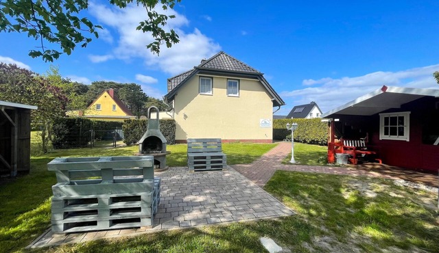 Semi-detached vacation home on the Baltic Sea for the whole family in Thiessow
