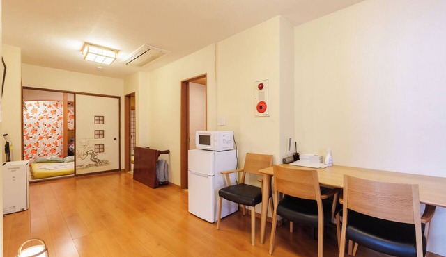 SERENE Osaka | Dotonbori 3F | 1 min from Glico | 5 min from Kuromon | Japanese Family Home in Osaka