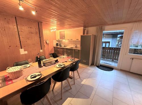 Ski-in, central and cosy in the Chalet Diana, free access to swimming pool