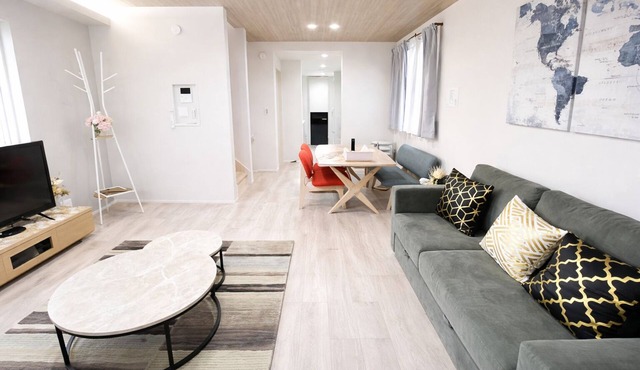 Spacious Newly Built 3 Bedroom House with FREE Parking Tokyo Area (Max 8 pax) in 川口市