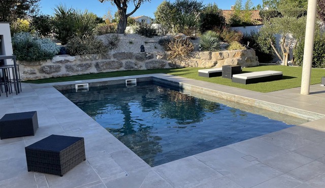 SPACIOUS VILLA WITH HEATED POOL IN A PEACEFUL SETTING BETWEEN LAND AND SEA in PAULHAN