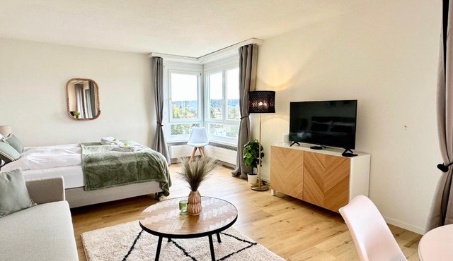STAYY Sky Studio Premium Apartment near Limmattal Hospital - 24h Self Check-in with free Parking