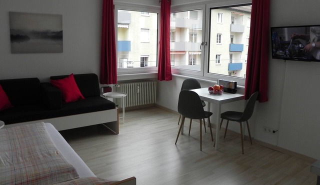 Studio apartment - central, parking lot, Danube+Ulm old town on foot in Neu-Ulm
