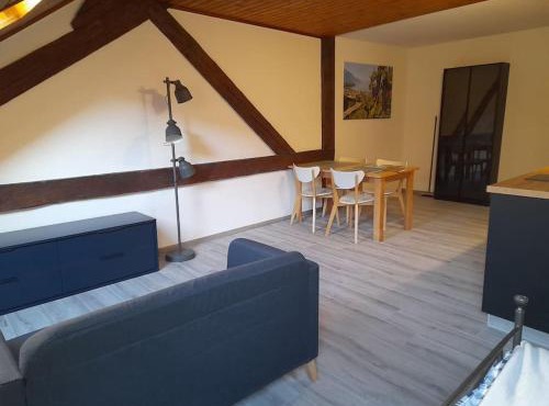 Studio mansardé chez un vigneron au village au 3ème étage sans ascenseur