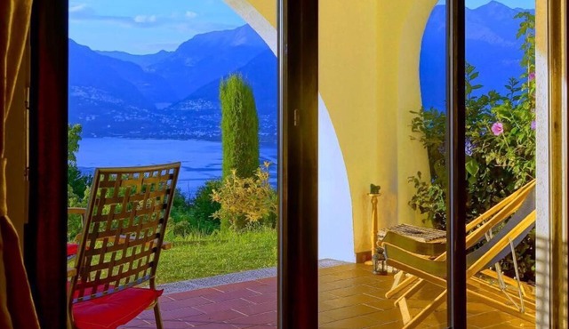 Studio with a view of the water