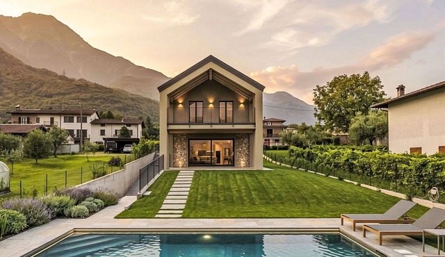 Stunning private villa with private pool, WIFI, A/C, TV, terrace, pets allowed and panoramic view