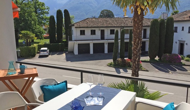 Sunny holiday apartment with a large balcony in a quiet location - ideal for rel