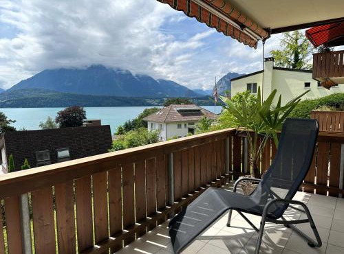 The Bluemlisalp, a private holiday flat with the lake of Thun view