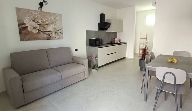 The land .Accommodations 5 minutes to Gardaland, in the quiet among vineyards and olive trees. in Mischi