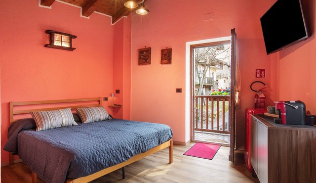 Tillier Room with WIFI in Fenis