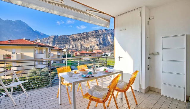 Torbolino - Apt with Balcony. Pool & Views, Torbole sul Garda, Italy