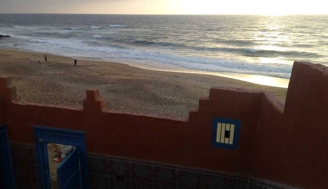 Unusual accommodation facing the sea in Corniche Aglou