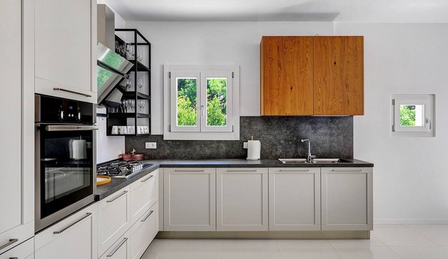 Villa Fasoli with Private Park, Wi-Fi, and Air Conditioning