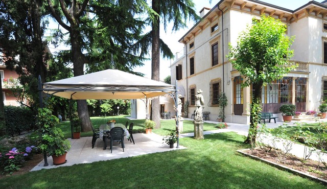 Villa Gloria. Apartment near downtown with private parking