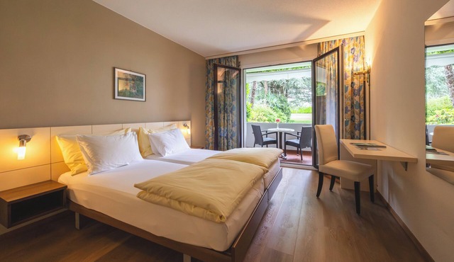 Villa Siesta, Park & Pool Living in Losone