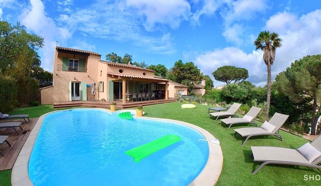 Villa with private pool for 12 in Golfe de Saint Tropez in Cogolin