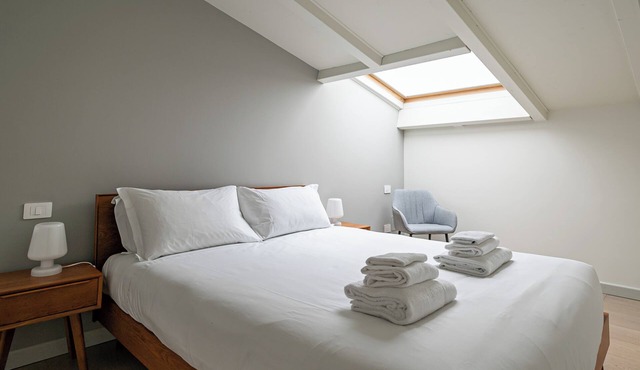 Volta 40 - B - One Bedroom Guest House, Sleeps 4