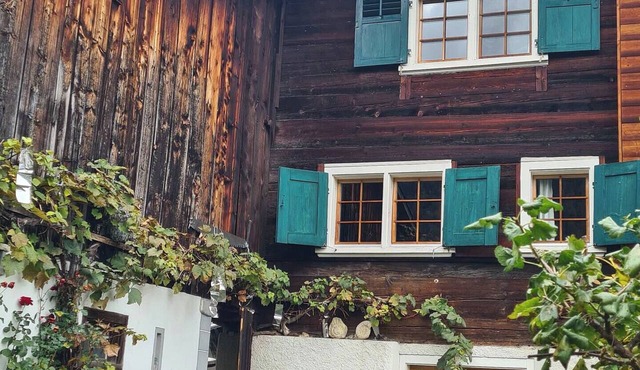 Walser Chalet, quiet and cozy. A gently renovated half of a house. Train station: 5 min.