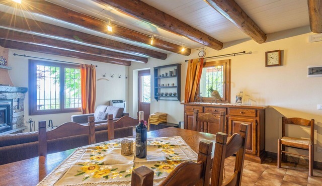 Wonderful private villa for 6 people with WIFI, TV, patio and pets allowed