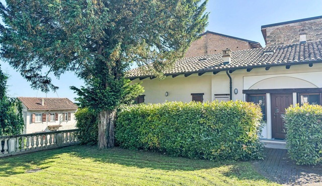 Wonderful villa for 3 guests with A/C, TV, terrace, pets allowed and panoramic view