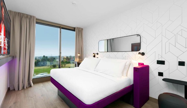 YOTEL Geneva Lake