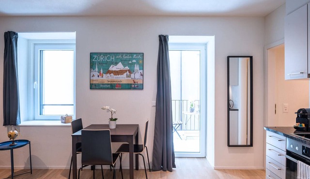 ZH Anna III - HITrental Central Station Apartments