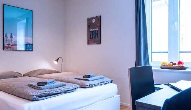 ZH Herta II - HITrental Central Station Apartment