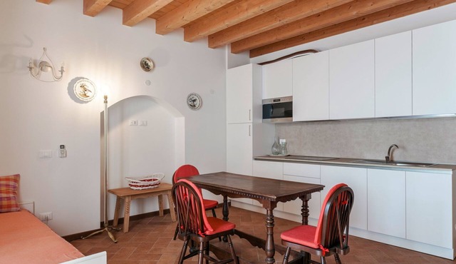 Zweizimmerwohnung mit Doppelbett und zwei Schlafsofas by Interhome